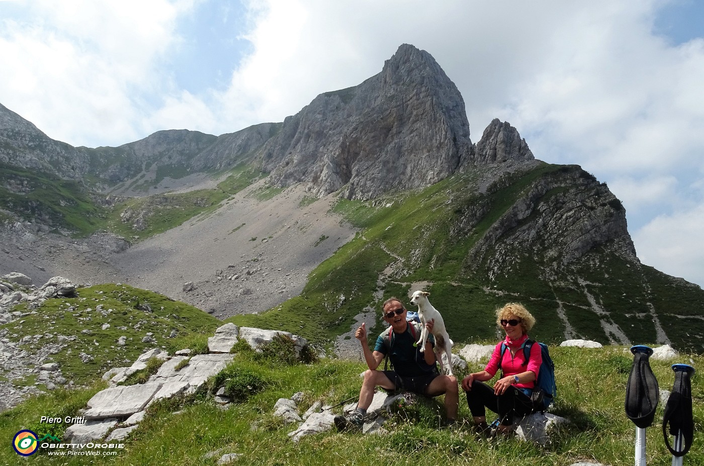 67 Vista indietro verso anticima est e Passo di Corna Piana.JPG -                                